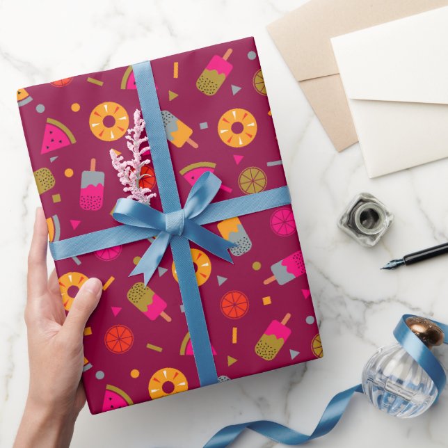 Magenta farbenfrohes Sommer-Eiscreme-Muster Geschenkpapier (Schenken)