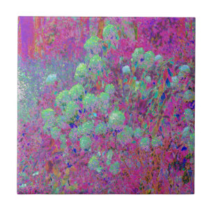 Magenta-Garten mit Aqua-Hortensienblüten Fliese