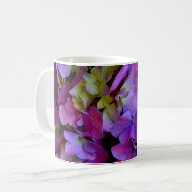 Magenta Lila-blaugelbe Hydrangeas-Blume Kaffeetasse (Vorderseite Links)