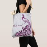 Magenta Peacock Leaf Tasche<br><div class="desc">Mit einer Magenta Peacock Leaf Vine Bridesmaid's Tote Bag personalisieren Sie für Ihre Brautmädchen eine komplette Drucktasche. Das Design der Tasche zeichnet sich durch einen hellgrauen Grunge-Hintergrund mit einem lebendigen magenta-Pfau mit einem Blatt Weindekor aus. Personalisieren Sie den Namen der Brautjungfrau oder behielt Sie den Titel der Brautjungfrau. Zusätzliche Hochzeitswaren...</div>