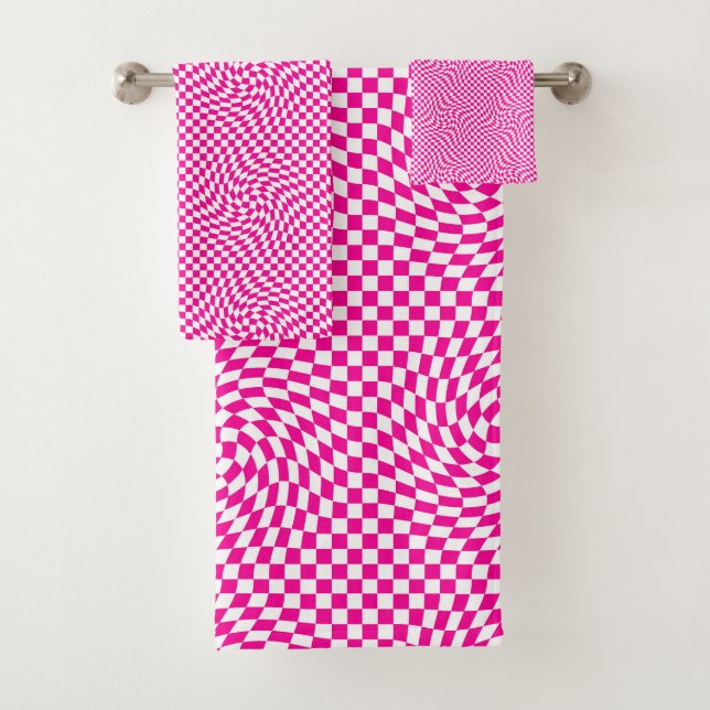 Magenta Pink & White Warped Chic Chic Chic Checks  Badhandtuch Set (Insitu)