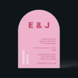 Magenta Pink White Wedding Einladung<br><div class="desc">An der Vorderseite dieser modernen Hochzeitseinladungskarte befinden sich Kirschmagenta und weiße Buchstaben auf einem hellrosa Hintergrund. Auf der Rückseite der Karte befindet sich die schlichte Kirschmagenta. Eine schöne Hochzeitseinladungskarte,  die einfach online personalisiert werden kann,  bevor sie bestellt wird.</div>