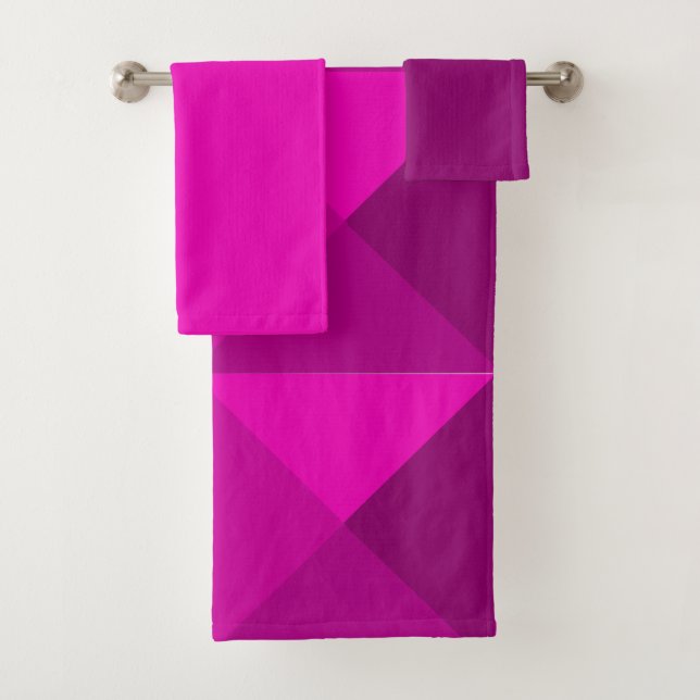 Magenta Pyramids Badetuch Set (Insitu)
