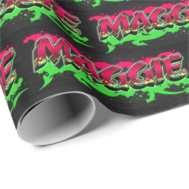 Maggie Vorname Name Graffiti red green Geschenkpapier (Rolleneckpunkt)