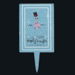 Magic and Wonder Christmas Snowman Blue ID440 Torten Aufsatz<br><div class="desc">Schönes, minimalistisches Weihnachtskuchendesign mit einem stilvollen, in Weiß gerahmten Schneemann auf einem kastanienblauen Hintergrund, verstreut mit Schneeflocken und Sternen. Trendy Typografie von 'Magic and Wonder' rundet das Design ab. Fügen Sie Ihren Namen hinzu, um mit der bereitgestellten Vorlage zu personalisieren. Suchen Sie ID440, um weitere koordinierende Produkte und zusätzliche Farboptionen...</div>