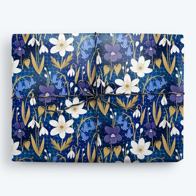 Magic Blue Illustriert Spring Floral Geschenkpapier (Von Creator hochgeladen)