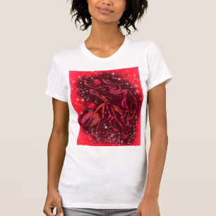 Magic Red Neon Bull rennt in Red Starry Night T-Shirt