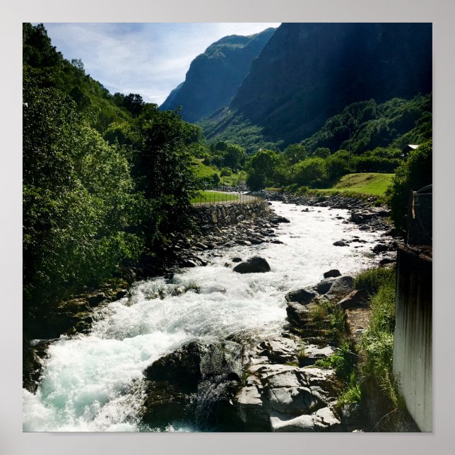 Magical Fjord Village in Norwegen Poster (Vorne)