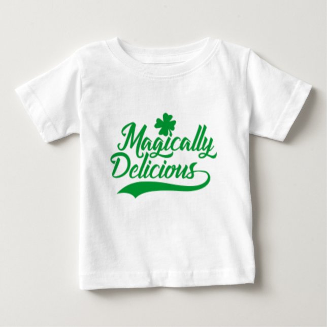 Magisch köstlicher St. Patrick's Day Baby T-shirt (Vorderseite)