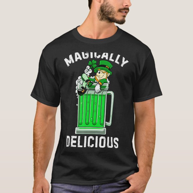 Magisch köstliches Shirt St Patricks Day Drinks (Vorderseite)