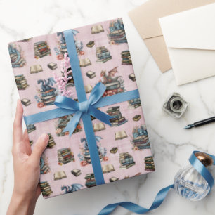 Magische Drachen & Bücher auf Hellgrau-Rosa Geschenkpapier
