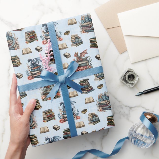 Magische Drachen und Bücher auf Hellblau Geschenkpapier (Schenken)