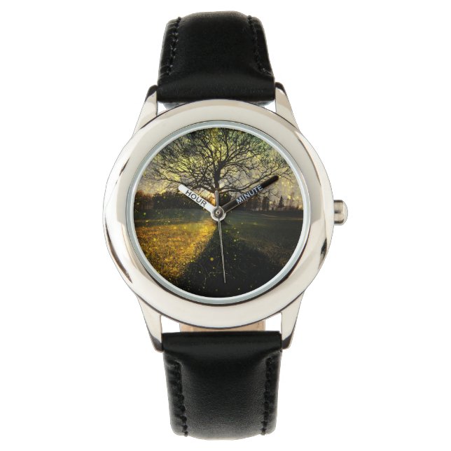 Magische Glühwürmchen, traumhafte Landschaft Armbanduhr (Vorderseite)
