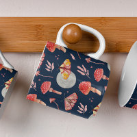 Magische Motte und Pilzmuster. Waldnacht