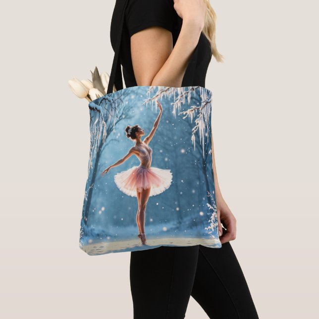 Magische Schneefall Ballerina Wintersport Kunst (Von Nahem)