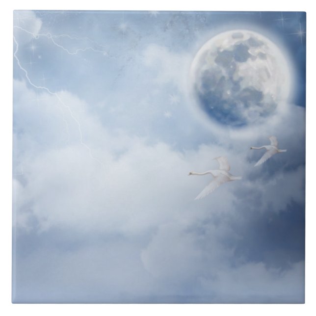 Magischer blauer Himmel mit flatternden Schwänen Fliese (Vorderseite)