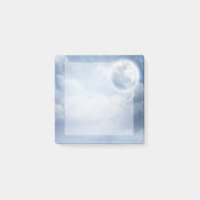 Magischer blauer Himmel mit flatternden Schwänen