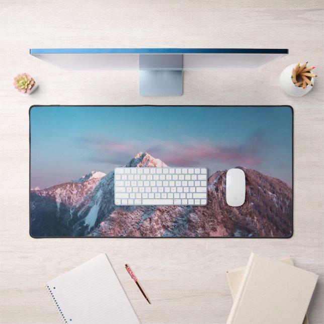 Magischer Himmel über dem Berg Storžič, Slowenien Schreibtischunterlage (Büro 1)
