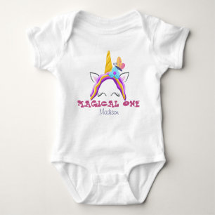 magischer personalisierter Name eines Babys Baby Strampler