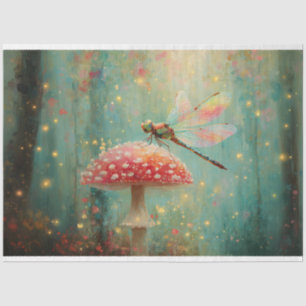 Magischer Schmetterling auf einem Pilz-Decoupage Seidenpapier