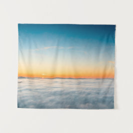 Magischer Sonnenaufgang über Wolken Wandteppich