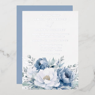Magischer staubiger Blau- und Weißblumen-Hochzeits Folieneinladung