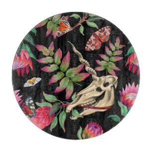 Magischer Wald vereint dunkles Muster. Schneidebrett