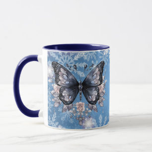Magischer Winterschmetterling mit Schneeflocken Tasse