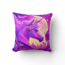 Magisches Einhorn unter dem Mondlicht