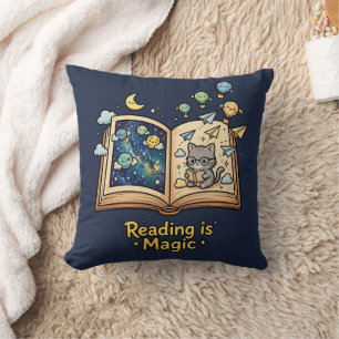 Magisches Lesebenteuer - Kawaii Bücher Design Kissen
