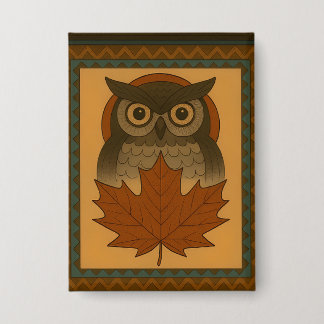 Magisches Owl-Design mit verblasstem Look Button