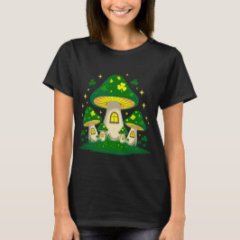 Magisches Pilzdorf mit Leuchteffekt T-Shirt