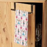Magisches, rosa Muster Geschirrtuch<br><div class="desc">Niedliches und lustiges Weihnachtshandtuch mit handgezeichneter Darstellung von Katze,  Hund und Maus als Nutcracker Ballettfiguren. Der Hintergrund ist rosa.</div>
