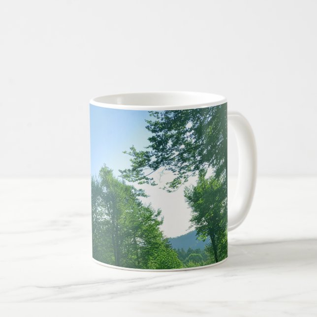 Magnet für grüne Waldlandschaften Kaffeetasse (VorderseiteRechts)