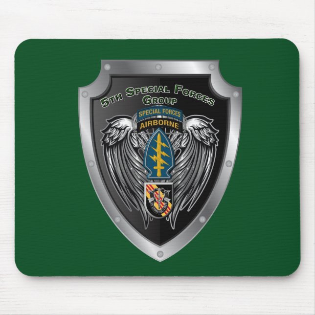 Magnificent 5th Special Forces Group (Im Flugzeug) Mousepad (Vorne)