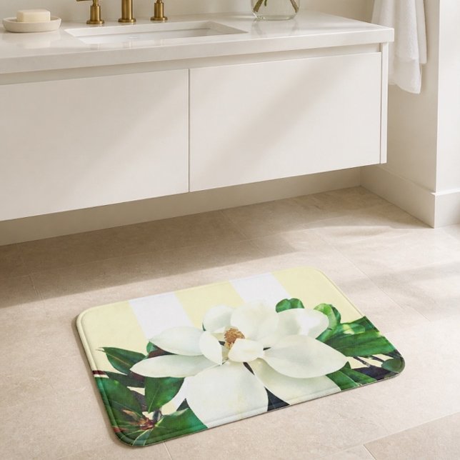 Magnolia Bloom | Gelb/Weiß gestrichen Badematte (Von Creator hochgeladen)