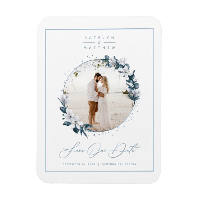 Magnolia & Dusty Blue Circle Foto Save The Date Magnet (Vertikal)
