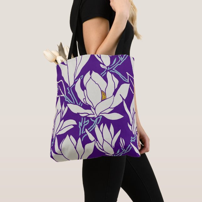 Magnolia-Grafik in violettem Muster (Von Nahem)