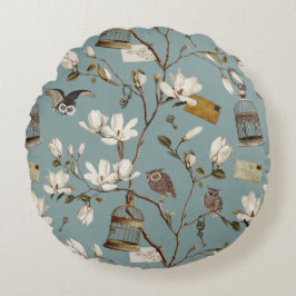 Magnolia Grove with Owls in Duck egg blue Rundes Kissen