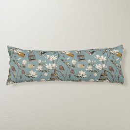 Magnolia Grove with Owls in Duck egg blue Seitenschläferkissen