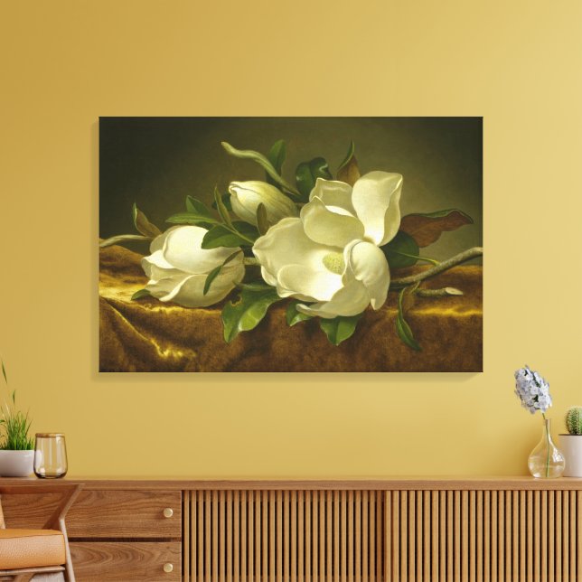 Magnolien auf goldfarbenem Samtstoff von MJ Heade Leinwanddruck (Insitu (Wohnzimmer))