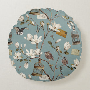 Magnolienhain mit Eulen in Enteneiblau Rundes Kissen