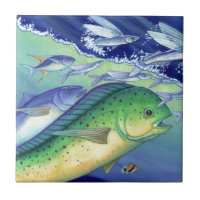 Mahi Mahi (Delphin-Fisch) fliegenden Fisch jagend