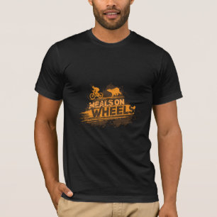 Mahlzeiten auf Rädern Bear Chase Cyclist T-Shirt