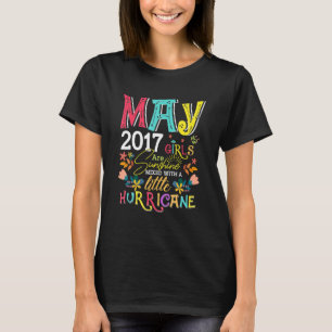 Mai 2017 Mädchen sind sonnenbeschiene Funny 5 Jahr T-Shirt