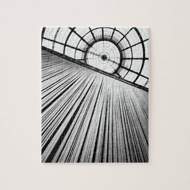 Mailand Italien, Ausstellung in der Galleria Puzzle (Vertikal)