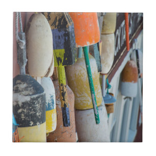 Maine, Bar Harbour. Farbige Hummerfalle Fliese