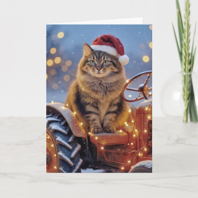 Maine Coon Christmas Cat On an Old Tractor Karte (Vorderseite)