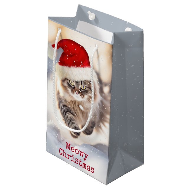 Maine Coon Weihnachtskatze im Schnee Kleine Geschenktüte (Vorderseite Schrägansicht)