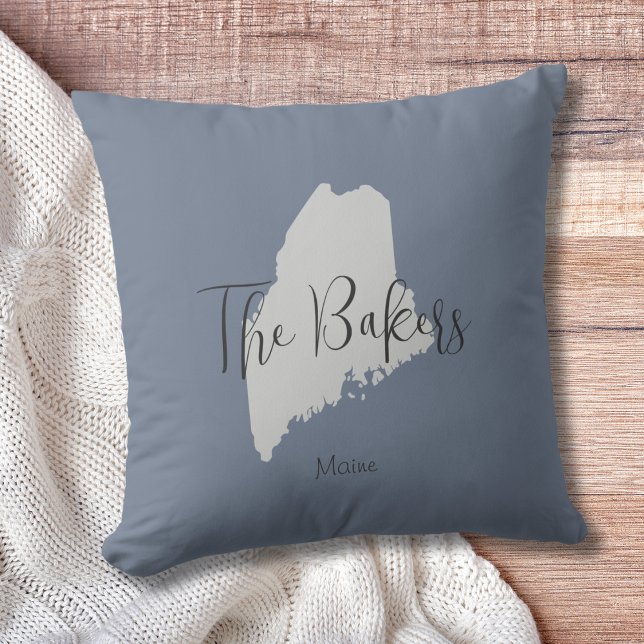 Maine Staat-Kontur-Familienname-Throw-Pillow Kissen (Show pride for your state and personalize it!  "love makes this house a home in <your state>")
